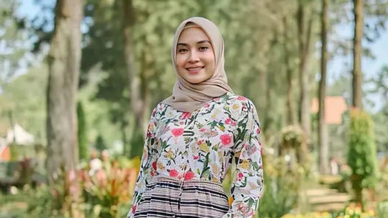 Inspirasi 5 Gaya Gamis Modern yang Unik, Cocok Digunakan Berbagai Acara di 2025