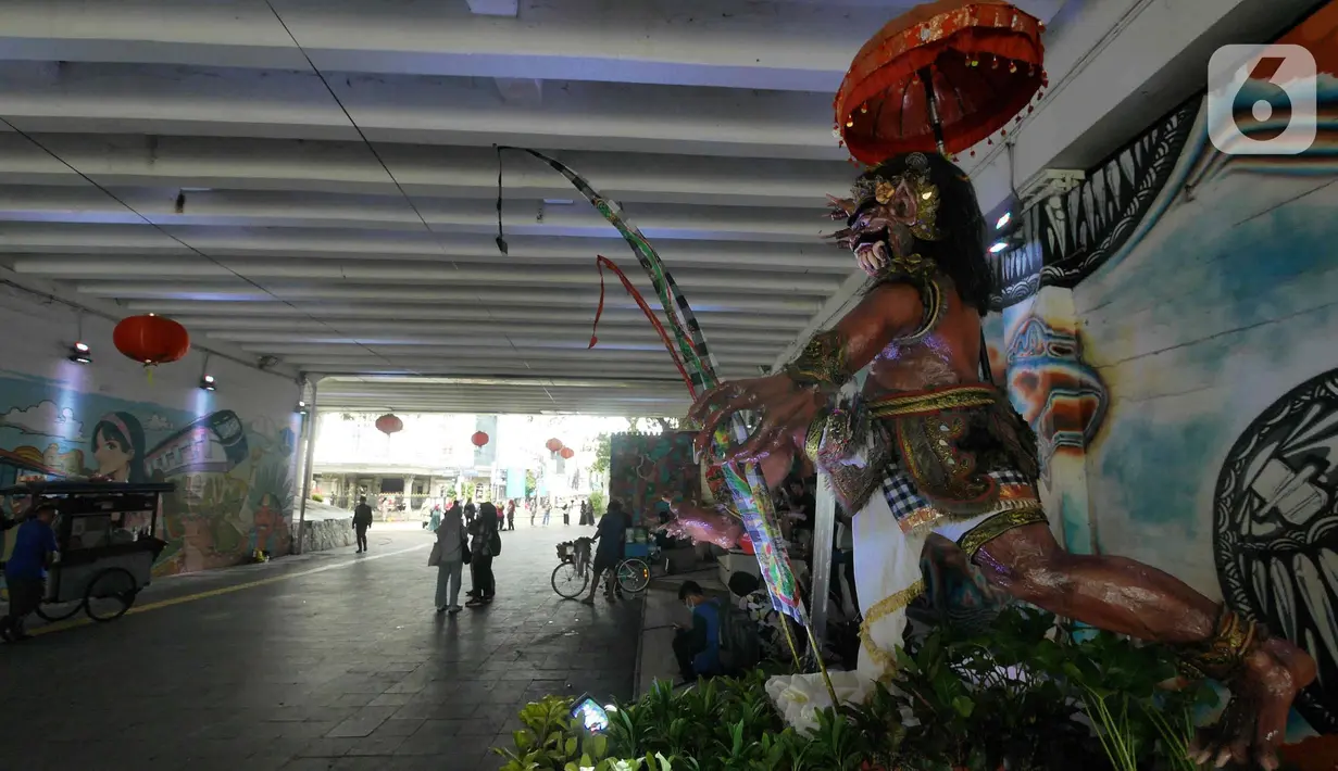 Instalasi Ogoh-ogoh di Terowongan Kendal, Jakarta, Senin (28/2/2022). Pemprov DKI Jakarta menampilkan instalasi Ogoh-ogoh di beberapa titik di Jakarta, seperti di Stasiun Tebet, Terowongan Kendal dan Halte CSW menyambut Hari Raya Nyepi 2022. (Liputan6.com/Herman Zakharia)