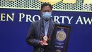 Deputy Chairman Lippo Group James T Riady meraih Lifetime Achievement Golden Property Award 2021 yang digelar 99 group dan Indonesia Property Watch (IPW) di Jakarta, Kamis (21/10/2021). IPW diselenggarakan secara independen dengan metode penilaian berbasis riset dan survei. (Liputan6.com/HO/Lippo)