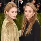 Ternyata, gaya rambut khas Mary Kate dan Ashley Olsen ini bisa ditiru dengan mudah di rumah.