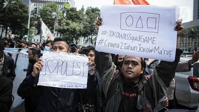 FOTO: Aksi Evaluasi Jokowi, Mahasiswa dan Polisi Terlibat Saling Dorong