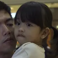 Nicky Tirta dan istrinya, Liza Elly punya cara tersendiri untuk mendidik anaknya. Bahkan, rencananya mereka akan menambah momongan.