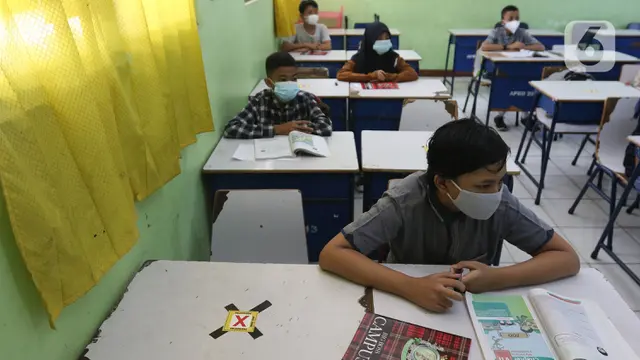 Sekolah Tatap Muka di SMP Negeri 2 Bekasi