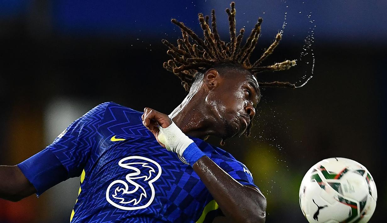 Chelsea terus tingkatkan tempo permainan untuk memenangkan pertandingan. Sayangnya hingga laga usai skor satu sama tak berubah. Pertandingan berlanjut ke babak adu penalti (AFP/Ben Stansall)