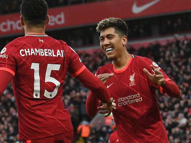 Dalam beberapa musim terakhir di Liga Inggris, Brasil banyak mendataangkan para pemain untuk berkompetisi dalam salah satu liga terbaik di dunia tersebut. Meski tak satu pun yang mampu merebut gelar top skor, namun kehadiran mereka tentu telah memberi warna tersendiri dalam persaingan antar pemain dari berbagi negara. Dari beberapa pemain asal Brasil, ada 5 pemain dengan torehan gol terbanyak dalam satu musim kompetisi di Liga Inggris. Siapa saja? Yuk disimak uraiannya berikut ini. (AFP/Paul Ellis)