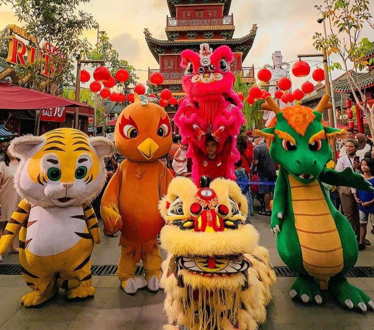 Keempat karakter hewan ini bisa ditemui di lokasi, sekaligus bisa diajak untuk berfoto karena berbentuk boneka lucu.