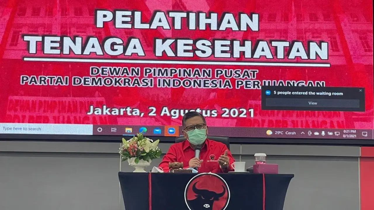Sekjen PDIP Hasto Kristiyanto Buka Pelatihan Tenaga Kesehatan.