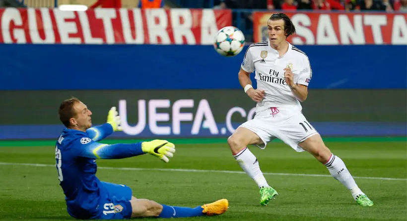 Jan Oblak menjadi bintang di laga Atletico Madrid vs Real Madrid (Reuters / Juan Medina)