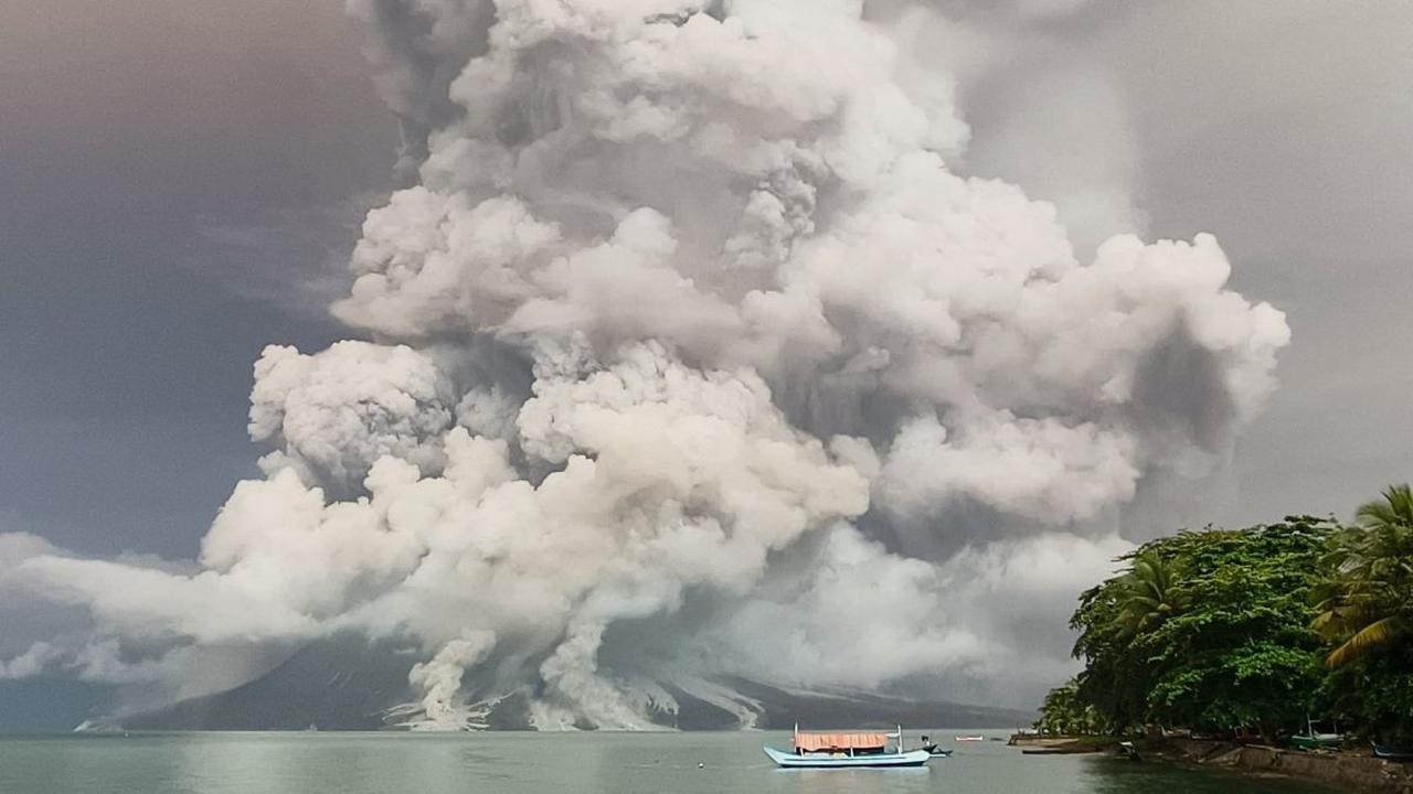 Viral Gas SO2 Gunung Ruang Menyebar hingga Pulau Jawa, Begini Faktanya