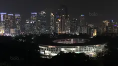 Suasana malam Stadion Utama Gelora Bung Karno, Jakarta, (12/9/2017). Stadion Utama GBK dan kawasan olah raga senayan bersolek menyambut ASIAN Games 2018. (Bola.com/Nicklas Hanoatubun) 