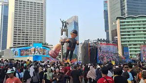 Warga Tumpah Ruah di Bundaran HI Rayakan HUT Jakarta