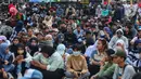 Dalam aksi tersebut, mereka menuntut Mahkamah Konstitusi (MK) menolak sepenuhnya gugatan permohonan yang diajukan oleh Capres 01 dan 03. (Liputan6.com/Angga Yuniar)