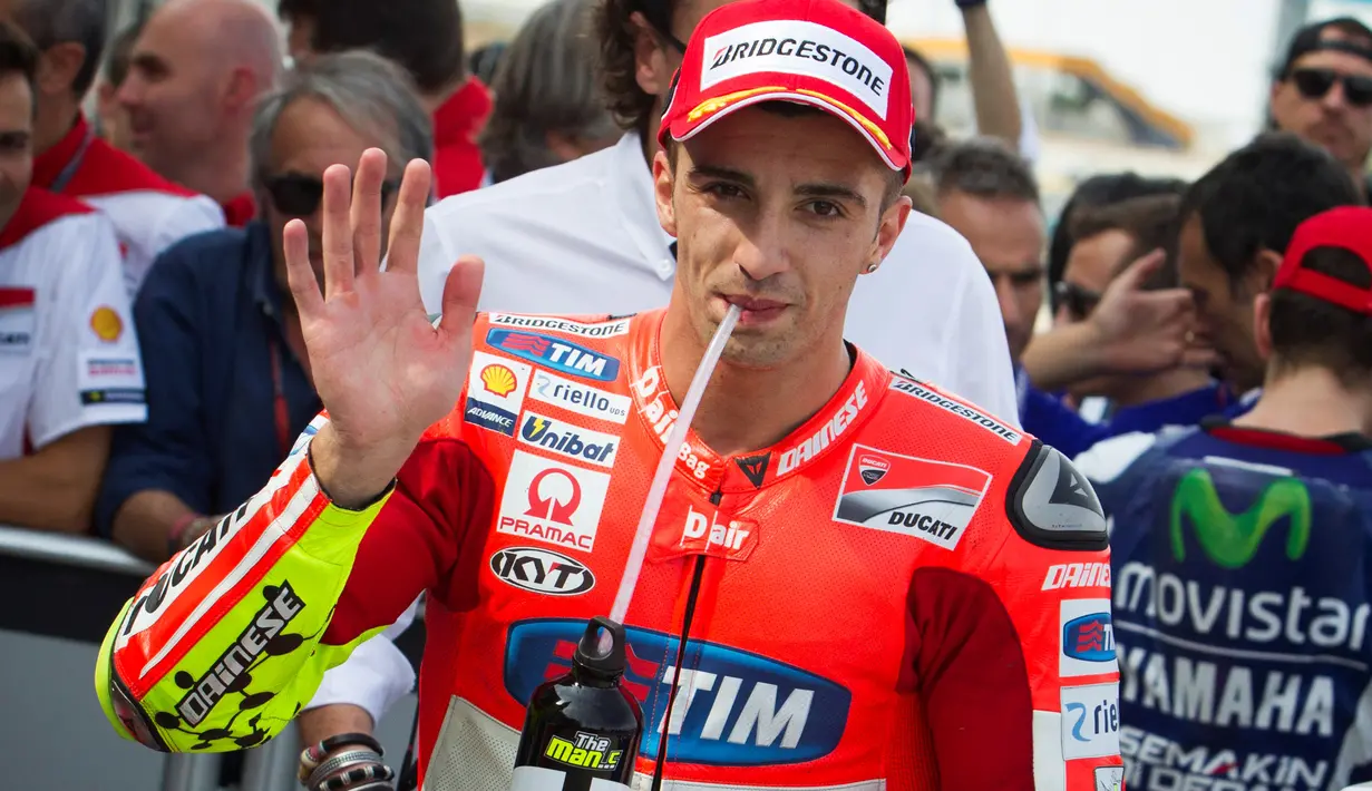 Pebalap asal Italia Andrea Iannone dari tim Ducati saat kualifikasi MotoGP di Sirkuit Aragon Motorland , Alcaniz.(AFP Photo/Jaime Reina)