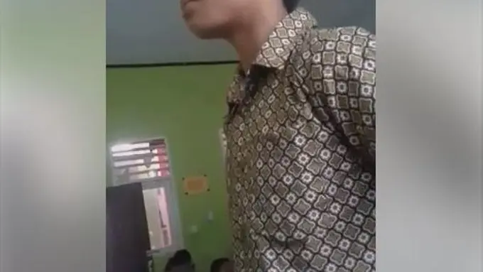 [Bintang] Dihukum karena Terlambat, Bocah Ini Buat Banyak Orang Nangis