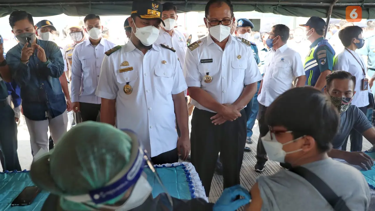 Gubernur Sulsel Andi Sudirman Sulaiman dan Wali Kota Makassar Danny Pomanto (Liputan6.com/Fauzan)