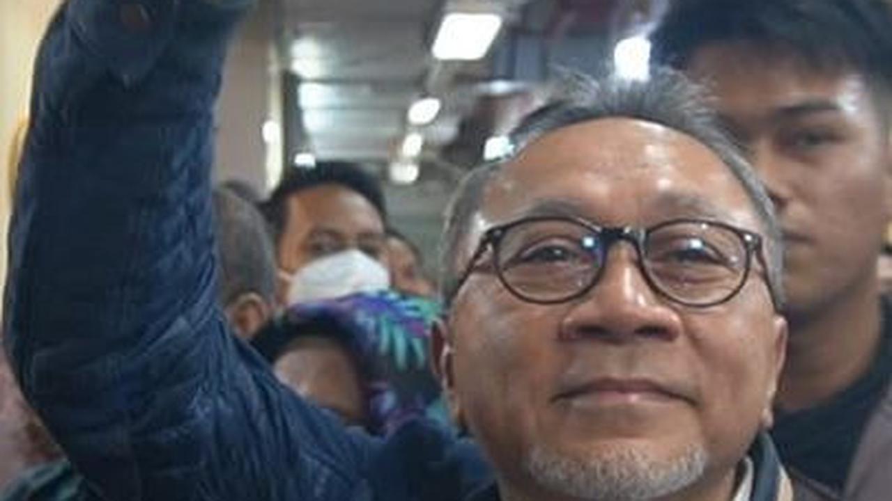 Sidak Mal di Makassar, Zulhas Diteriaki Pedagang: Tutup Olshop, Ini Lebih Parah dari Era Covid