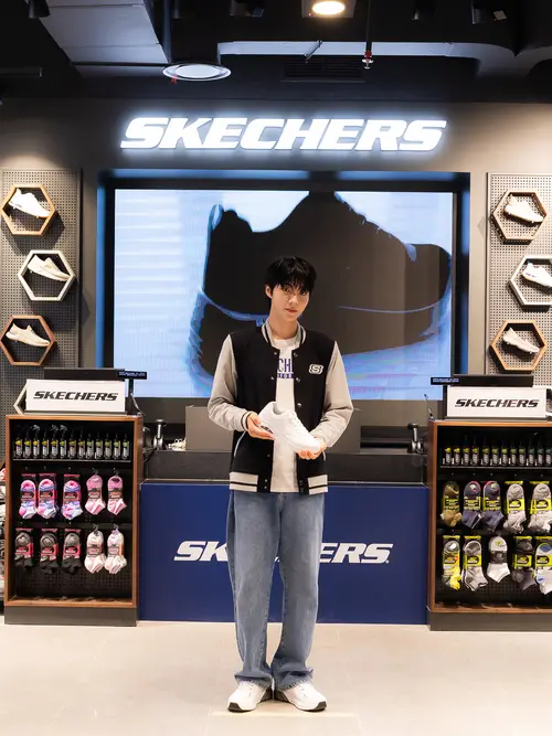 Skechers Buka Toko Terbesarnya di Indonesia Hadir dengan Tampilan Segar dan Koleksi Lengkap Fashion Fimela