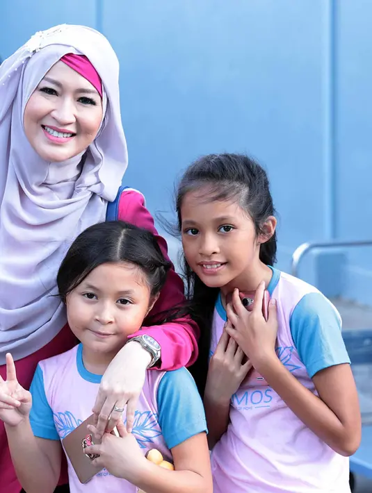 Atas kejadian itu, ia kini lebih berhati-hati membuat status di BBM maupun Path. Karena tidak semua orang berpikir positif tentang dirinya. Ia juga mulai membatasi membuat status dalam akunnya. (Deki Prayoga/Bintang.com)