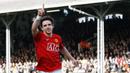 Pemain Mancester United, Owen Hargreaves, melakukan selebrasi setelah mencetak gol ke gawang Fulham pada laga Liga Inggris di London (1/3/2008). Owen Hargreaves direkrut Manchester United pada 2007 dengan harga 28,4 juta euro. (AFP/Adrian Dennis)