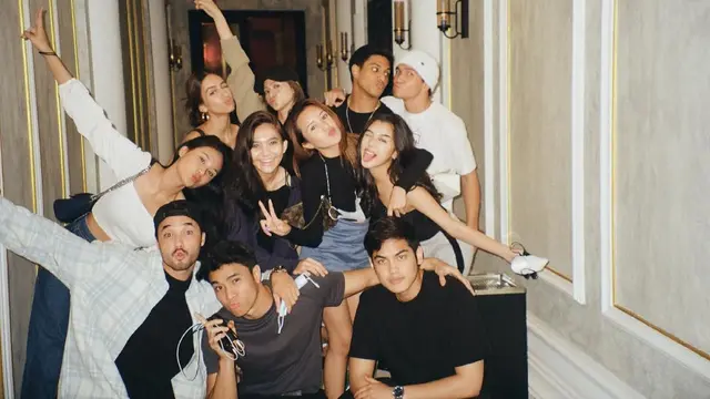 Syuting Serial Antares Berakhir, Ini 6 Momen Kebersamaan Para Pemain di Balik Layar