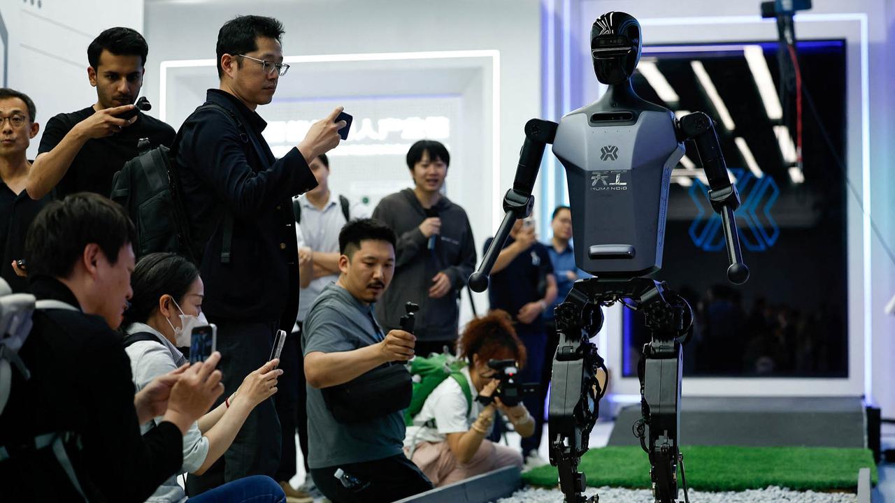 FOTO: Canggihnya Robot Robot Humanoid di Kawasan Industri Robotika Beijing