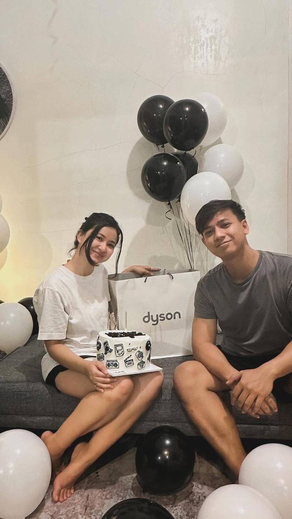 Potret kejutan ulang tahun ibu satu anak ini diunggah di akun instagramnya.&nbsp;