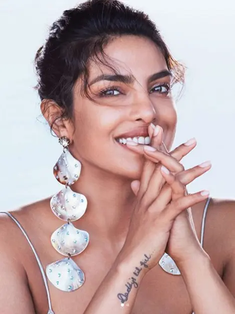 Tips Kulit Wajah Glowing Alami Tanpa Skincare Dari Priyanka Chopra Beauty Fimela Com