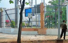 FOTO: Penampakan Terkini Pagar Gedung DPR yang Dijebol Pendemo, Langsung Dicor Ulang