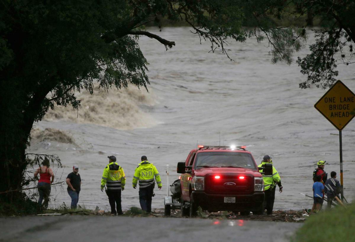 FOTO: Banjir Bandang Terjang Texas, 24 Orang Tewas dan Puluhan Hilang