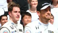 Stoffel Vandoorne (kiri) bakal menjadi pebalap McLaren pada musim depan, menggantikan Jenson Button. (Motorsport)