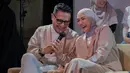 Puadin Redi juga menggandeng Arie Untung dan Fenita Arie untuk bermain di film Mengejar Restu ini. Arie Untung berperan sebagai Untung, sementara Fenita Arie memerankan tokoh bernama Ita. Sudah hampir dua minggu memasuki tahap produksi, sederet pemain Mengejar Restu tentunya berharap film tersebut nantinya bisa membawa kebaikan untuk masyarakat yang menontonnya. (Liputan6.com/IG/@mengejarrestu)