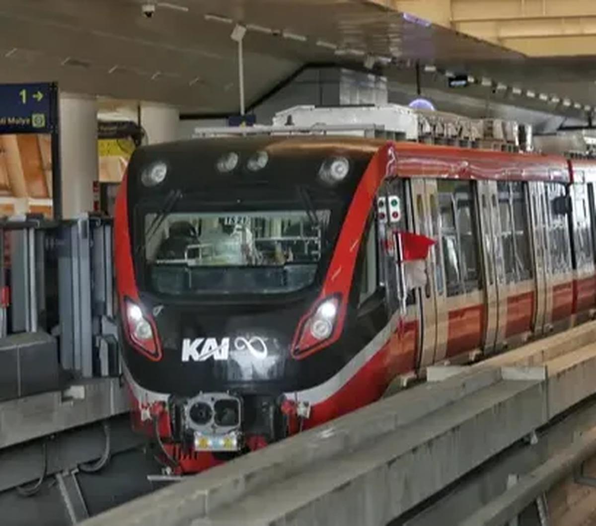"Integrasi ini juga nantinya akan mencapai Bandung (lewat Kereta Cepat Jakarta-Bandung). Kami harapkan konsep ini akan jadi pola untuk pengembangan kota-kota di Indonesia," kata Budi.