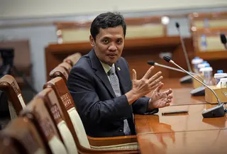"Atas dasar surat tersebut maka terjadi perubahan susunan Wakil Ketua Komisi III DPR RI dari unsur Fraksi Partai Gerindra, yaitu semula Saudara Almarhum Desmond Junaidi Mahesa, anggota nomor A118 yang telah meninggalkan kita diganti dengan Saudara Habiburokhman nomor anggota A77," jelas Dasco. (Liputan6.com/Faizal Fanani)