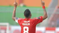 Andalan Semen Padang Marcel Sacramento merayakan gol ke gawang PSCS Cilacap pada laga kedua Grup E Piala Presiden 2017, Selasa (14/2/2017). (Istimewa)