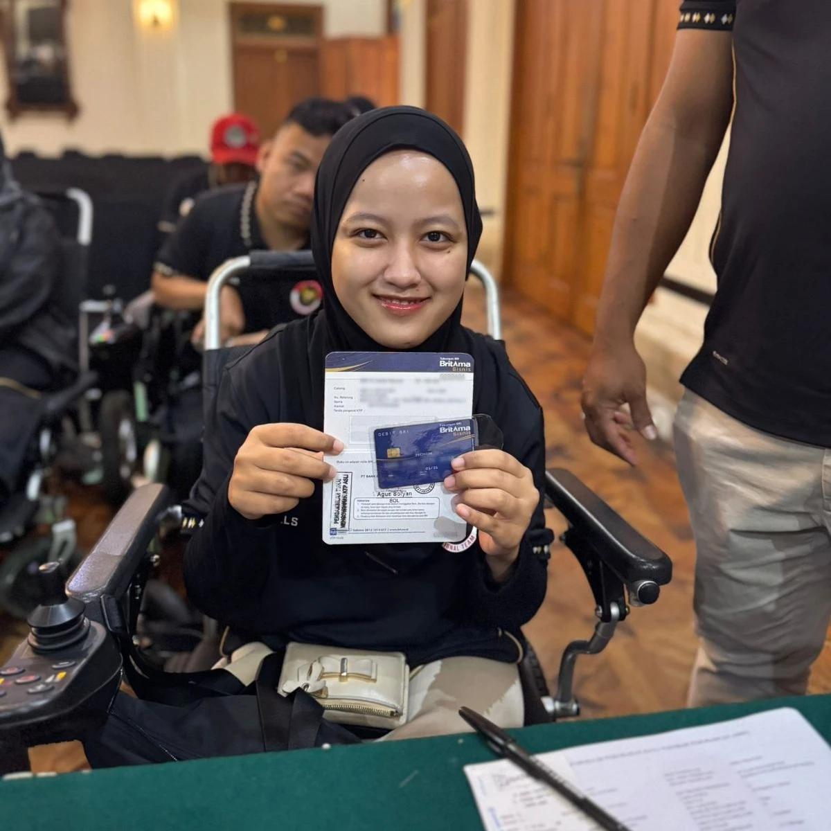 Bank BRI salurkan bonus bagi atlet dan pelatih peraih medali pada ASEAN Para Games ke-13 di Thailand.