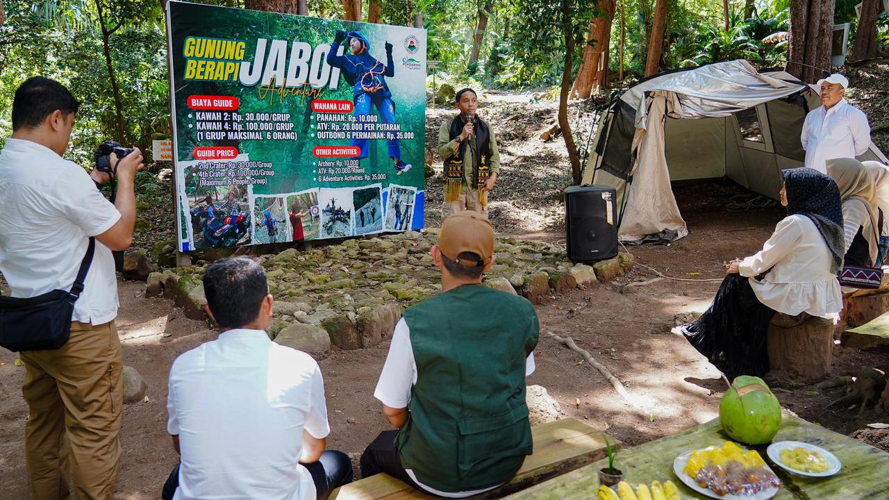Kunjungi Sabang, Menhut Ingatkan Pentingnya Promosikan Hasil Perhutanan Sosial dan Wisata Alam