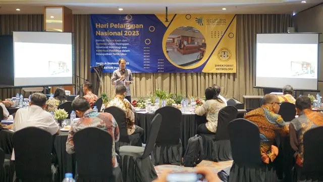 Apresiasi Kementerian Perdagangan kepada pelaku usaha penerima layanan tera/tera ulang Alat - Alat Ukur, Takar, Timbang dan Perlengkapannya (UTTP) dalam rangka peringatan Hari Pelanggan Nasional di Bandung, Senin (4/9/2023). (Dok Kemendag)