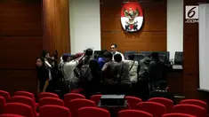 Komisi Pemberantasan Korupsi (KPK) memastikan menyelidiki kasus dugaan penyelundupan tujuh kontainer daging dari pelabuhan Tanjung Priok