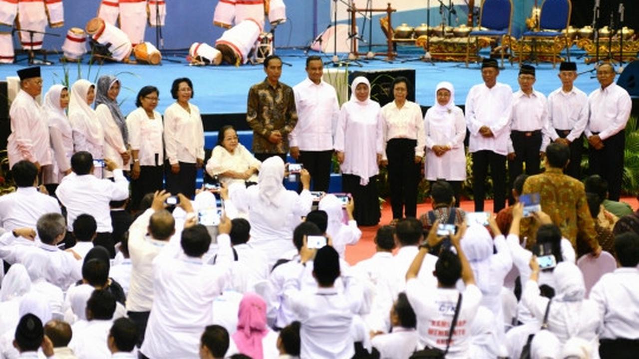 Presiden Jokowi hadiri peringatan Hari Guru Nasional 2015