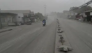 Berkendara Aman dan Nyaman saat Hujan Debu Vulkanik dan Asap, Ini Tipsnya