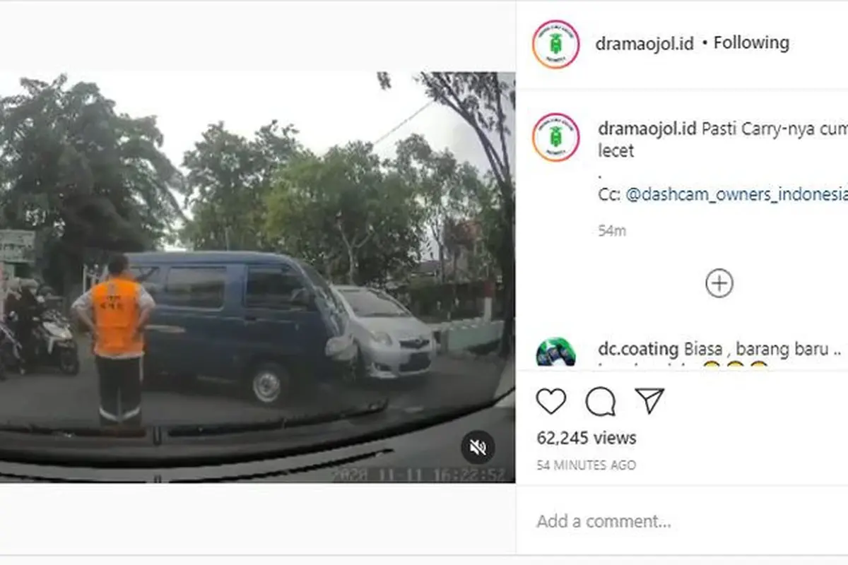 Tabrakan mobil (Instagram @dramaojol.id)