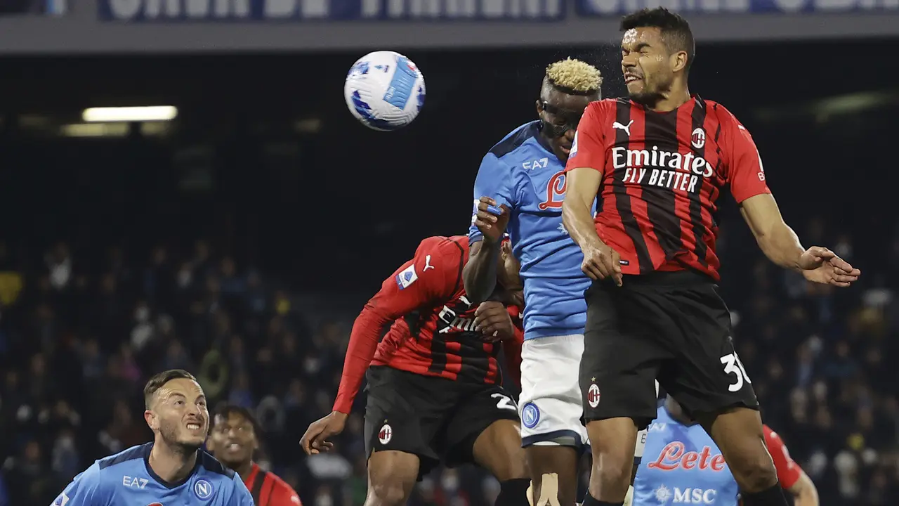Foto: Gol Tunggal Olivier Giroud ke Gawang Napoli Bawa AC Milan Kembali Rebut Posisi Puncak dari Inter Milan di Liga Italia