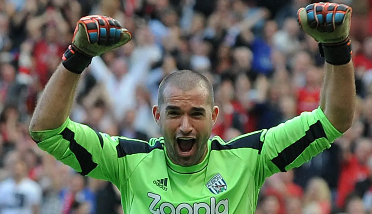 8. Boaz Myhill - Kiper West Brom ini berhasil 11 kali tampil tanpa kebobolan sejak Januari 2015. Dirinya kebobolan 39 gol dari 29 laga Liga Inggris, terdengar biasa, namun cukup mengesankan bagi kiper yang bermain untuk tim gurem. (EPA/Peter Powell)