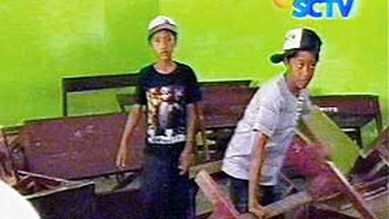 071120arusak-sekolah.jpg