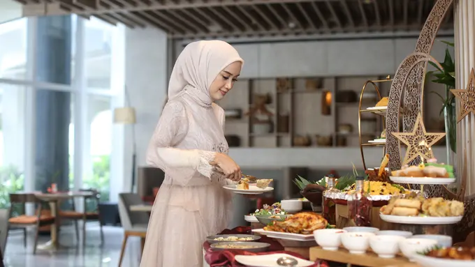 wanita february ramadan damai