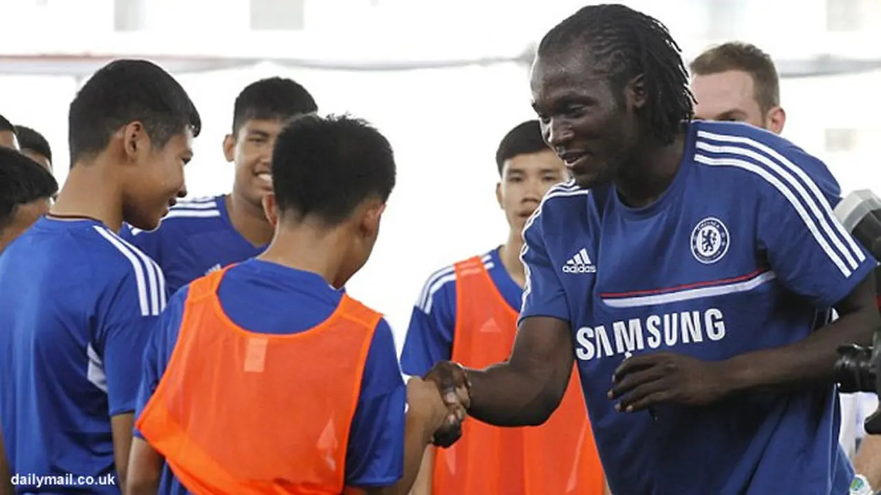coaching-clinic-chelsea-130716b.jpg