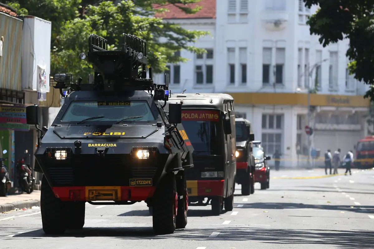 Pria Mencurigakan di Area Mapolrestabes Surabaya