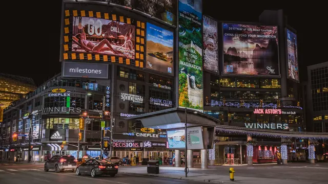 Ilustrasi reklame, iklan, promosi produk, jasa