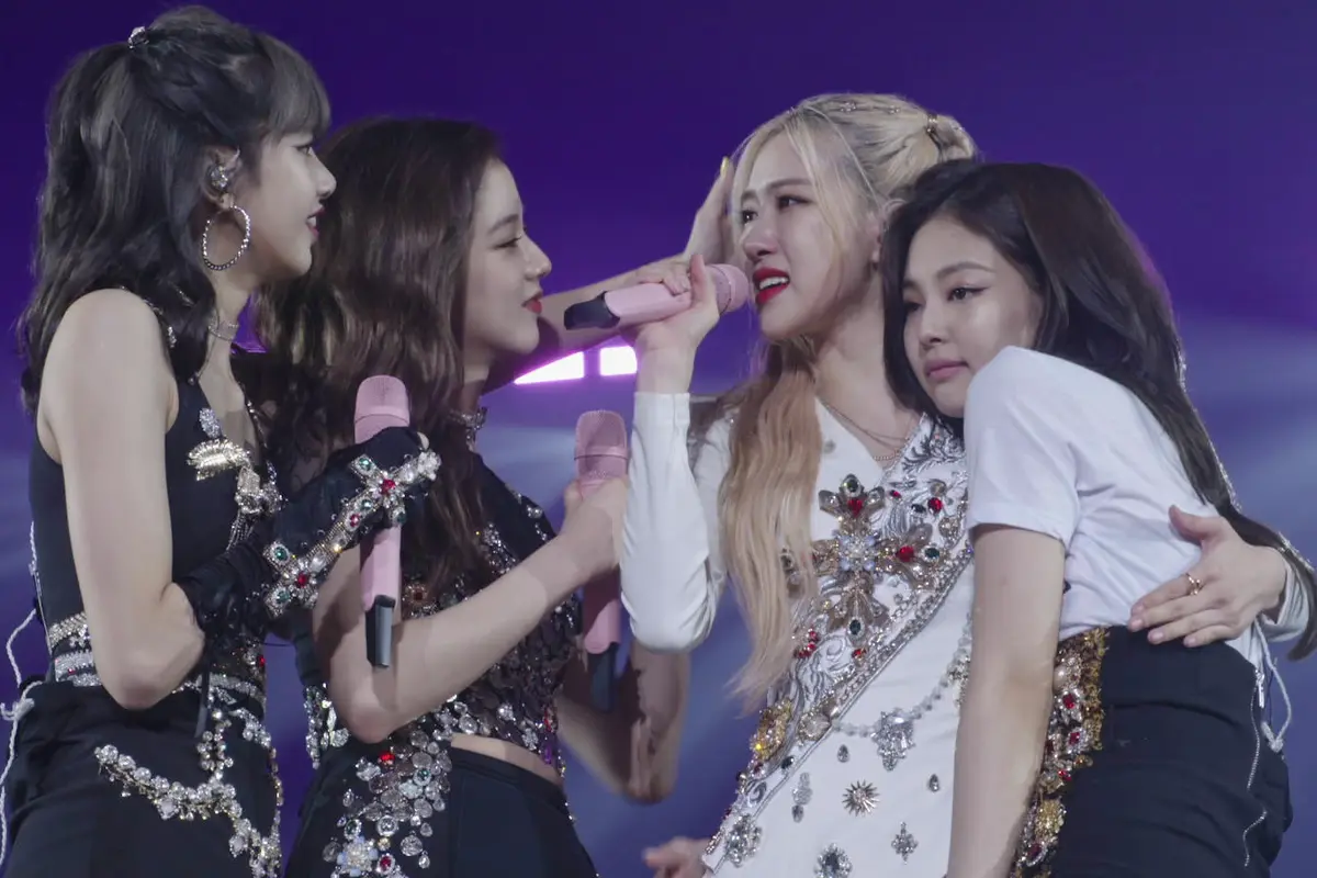 BLACKPINK: Light Up The Sky