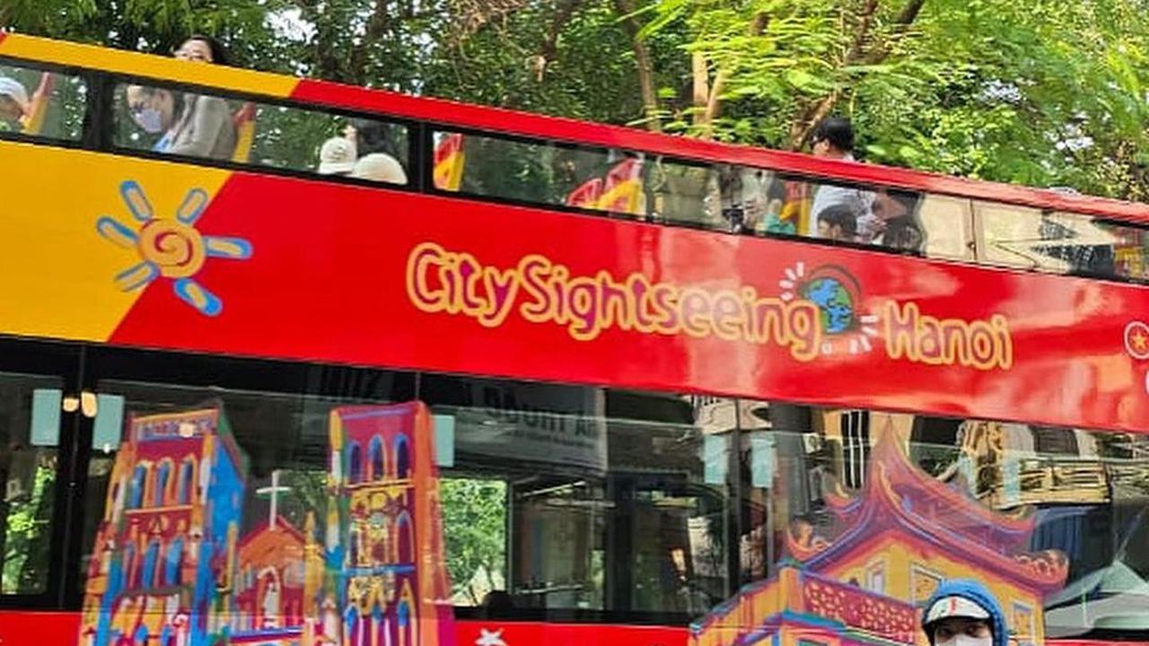 Komjen Polisi (Purn) Susno Duadji mengunggah momen saat dirinya tengah berkunjung ke Hanoi, Vietnam. "Hanoi ibu kota Vietnam," tulisnya dalam keterangan foto. <br>